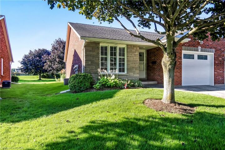 Property Photo: 150 Oak Street 27 ON N3Y 5M5