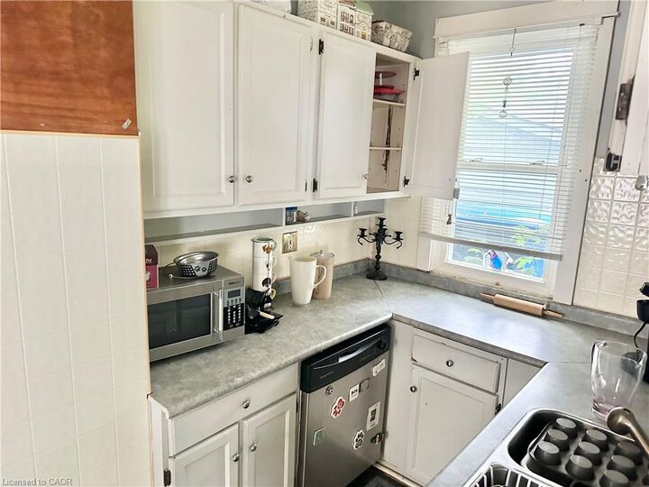Property Photo: 128 Kent Street S ON N3Y 2Y1