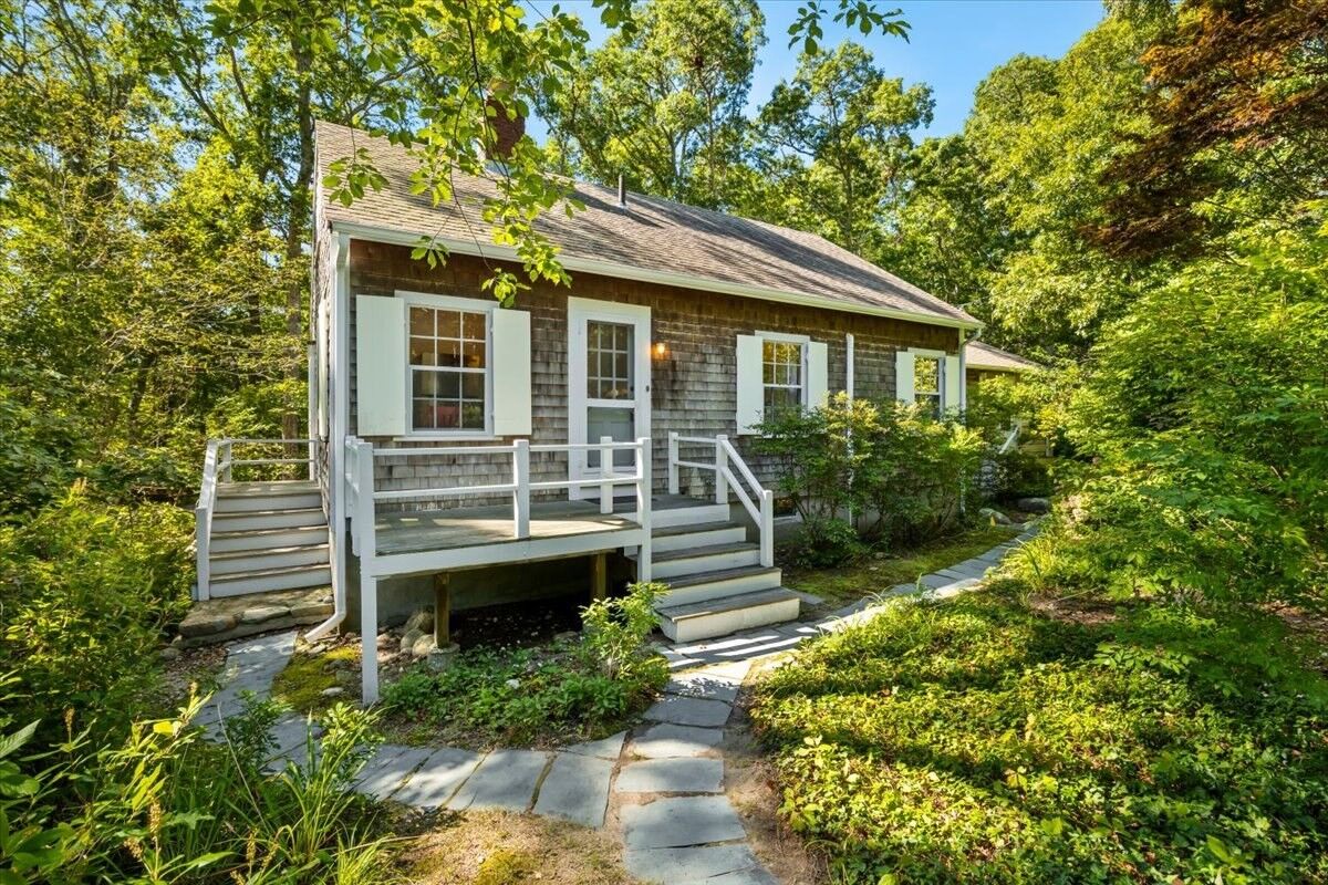 Property Photo:  89 F R Lillie  MA 02543 