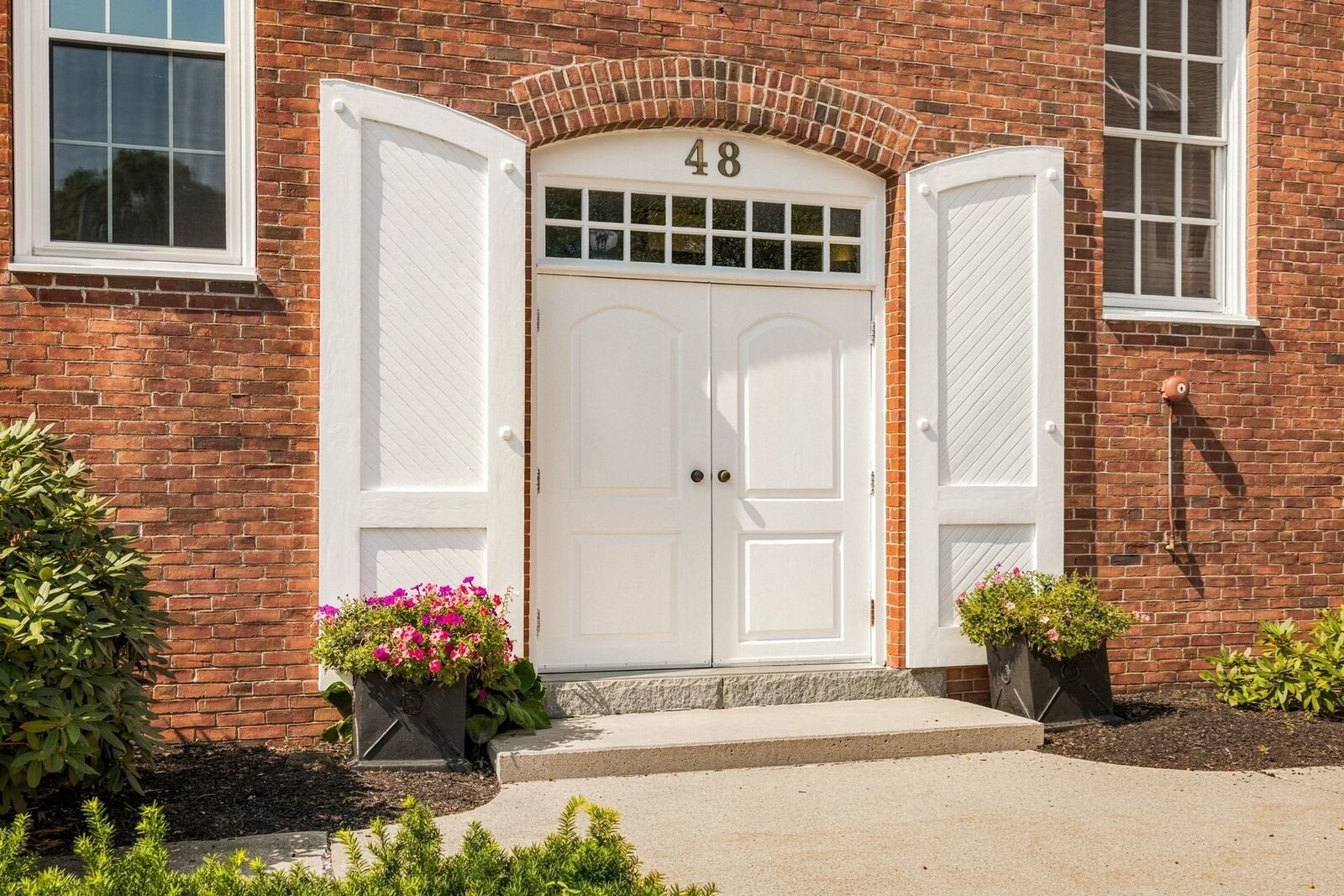 Property Photo:  48 Kent Street 5  MA 01950 