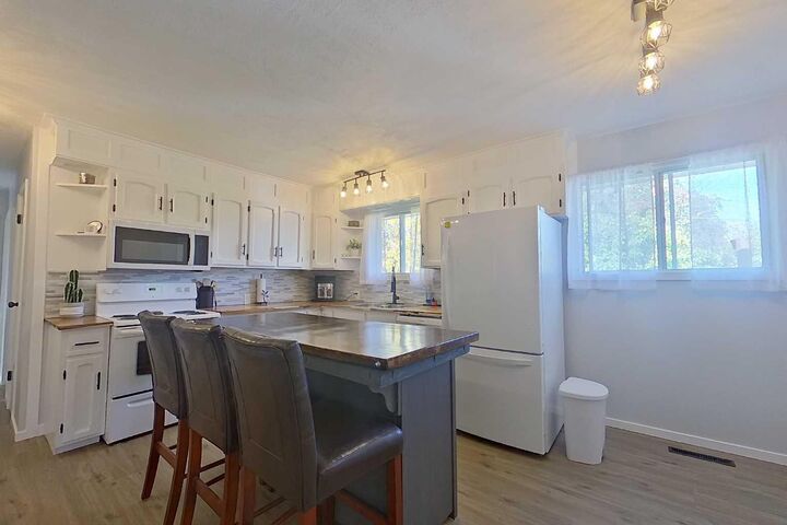 Property Photo:  5307 45 Avenue  AB T9S 1K2 