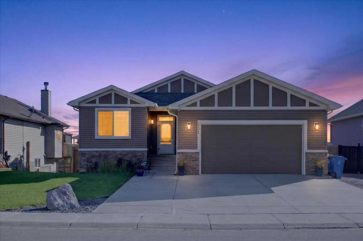 Property Photo:  134 Hanson Drive NE  AB T0J 1X1 