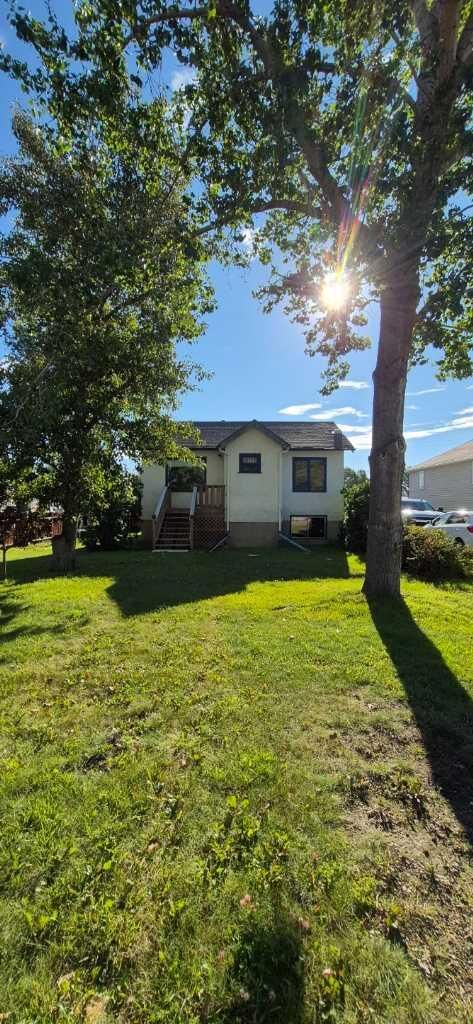 Property Photo:  209 Main Street  AB T0M 0M0 