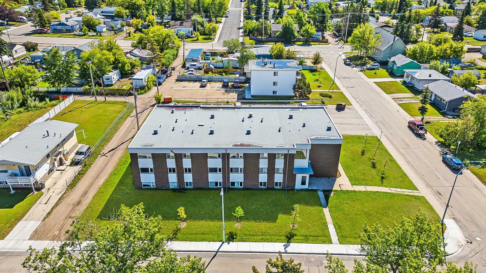 Property Photo: 9656 Hillcrest Drive 205 AB T8V 1B1