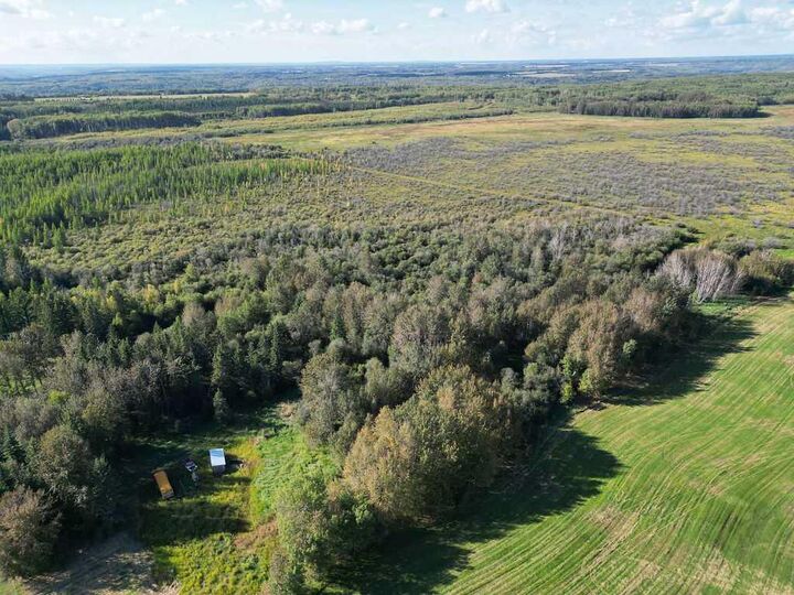 Property Photo:  NE-22-66-22-W4 Range Road 222  AB T9S 2B2 