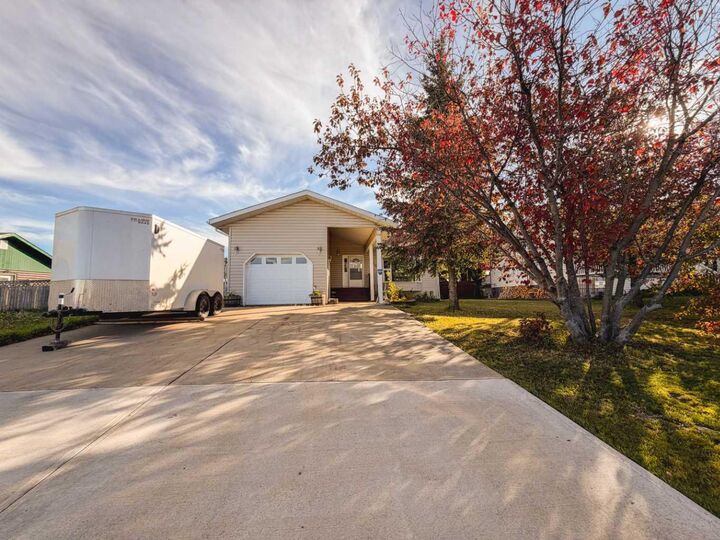 Property Photo:  4415 46 Avenue  AB T0H 3A0 