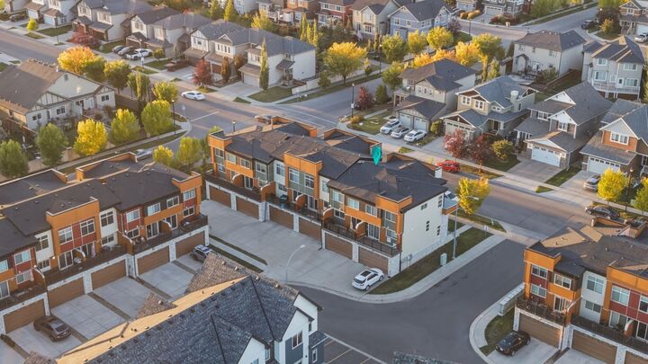 Property Photo:  1530 Bayside Avenue SW 505  AB T4B 4B5 