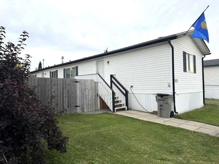 Property Photo: 12127 97B Street AB T8V 7P2