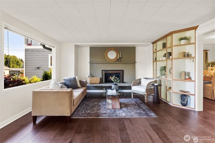 Property Photo: 11237 84th Avenue S WA 98178