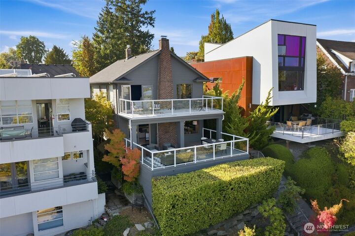 Property Photo:  2039  34th Avenue S  WA 98144 