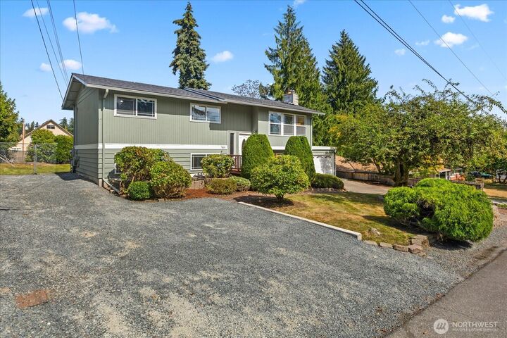 Property Photo: 7819 225th Place SW WA 98026