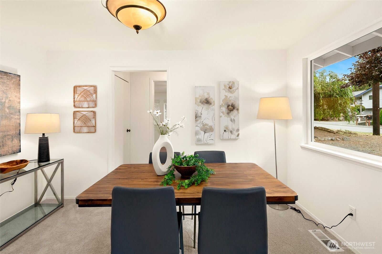 Property Photo:  2418  74th Street SE  WA 98203 