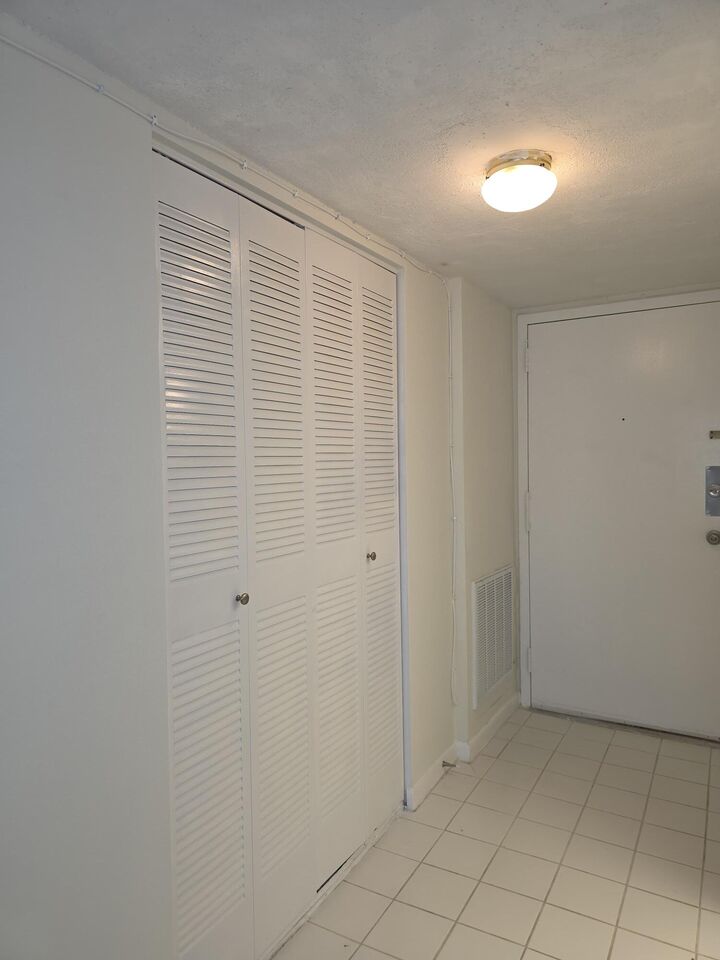 Property Photo: 470 Executive Center Drive 2K FL 33401