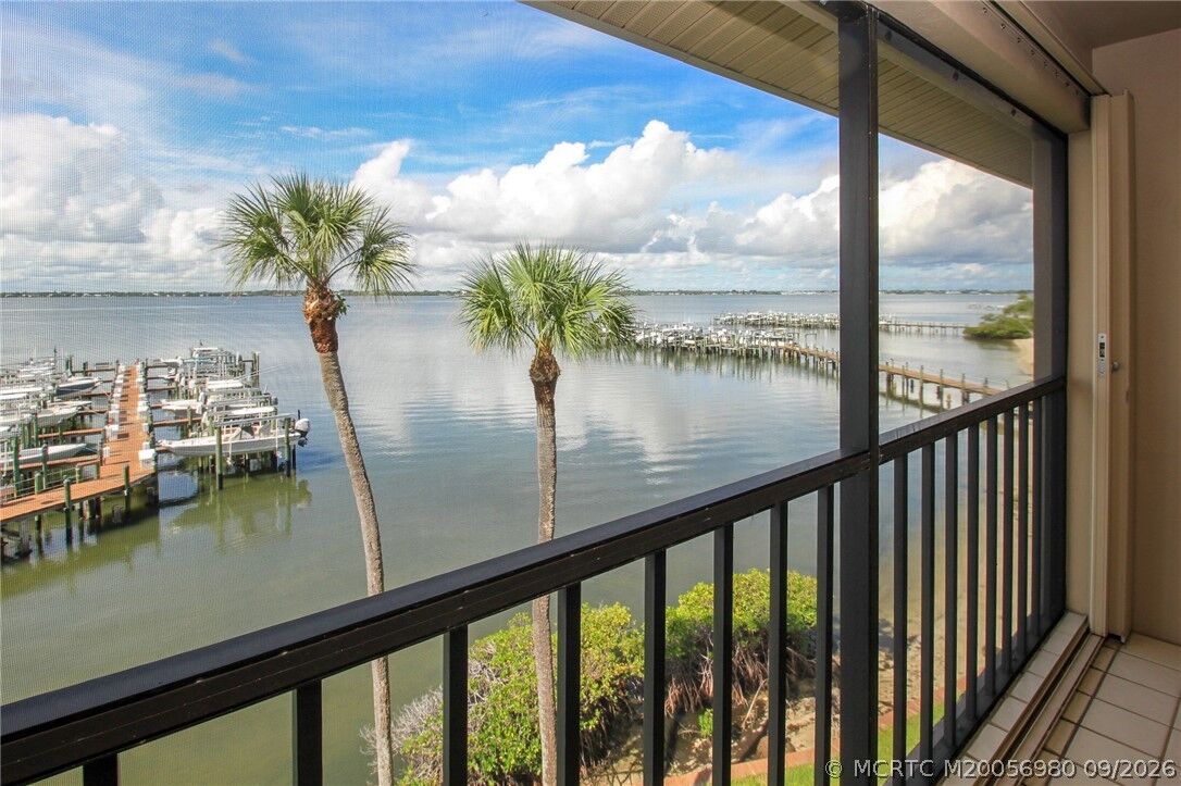 Property Photo:  4620 NE Sandpebble Trace 403  FL 34996 