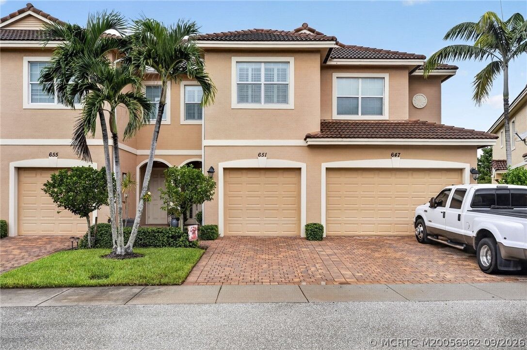 Property Photo:  651 SW Glen Crest Way  FL 34997 