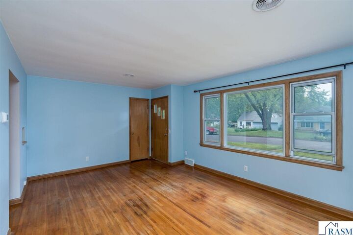 Property Photo:  13 Southview Drive  MN 56001 