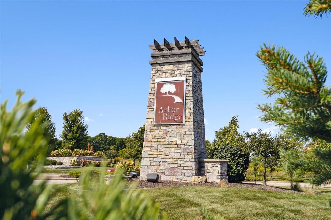 Property Photo: 2645 Greenway Circle WI 53548