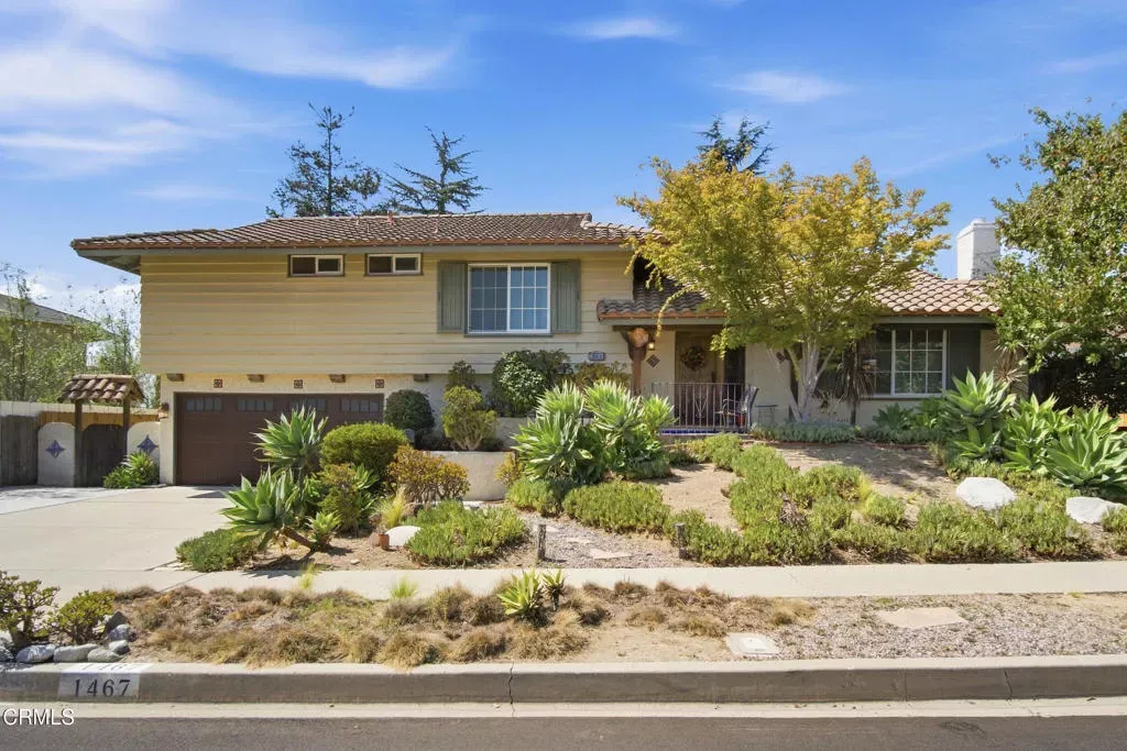 Property Photo:  1467 Calle La Cumbre  CA 93010 