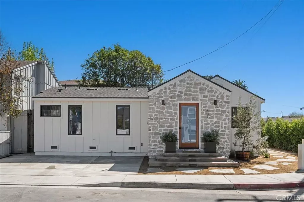 Property Photo:  634 Glenneyre  CA 92651 