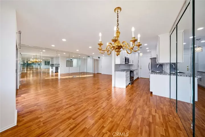 Property Photo:  5400 Lindley Avenue 101  CA 91316 