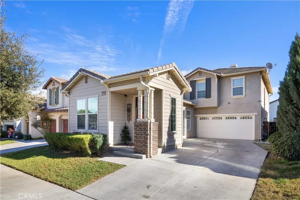 Property Photo:  25090 Acorn Court  CA 92883 