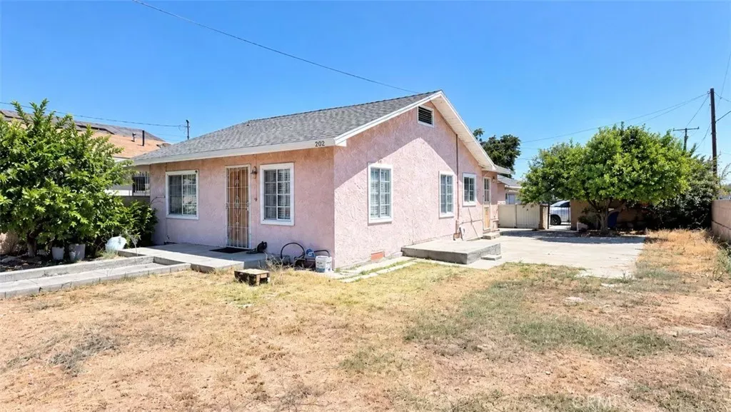 Property Photo: 2702 New CA 91770