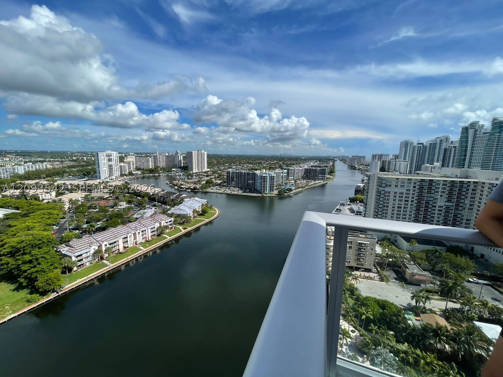 Property Photo:  4010 S Ocean Dr R1902  FL 33019 