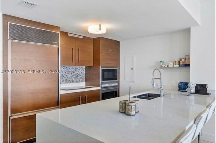 Property Photo: 465 Brickell Ave 3905 FL 33131