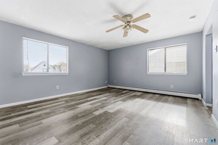 Property Photo:  5-7 Warner St Extension 7E  CT 06114 