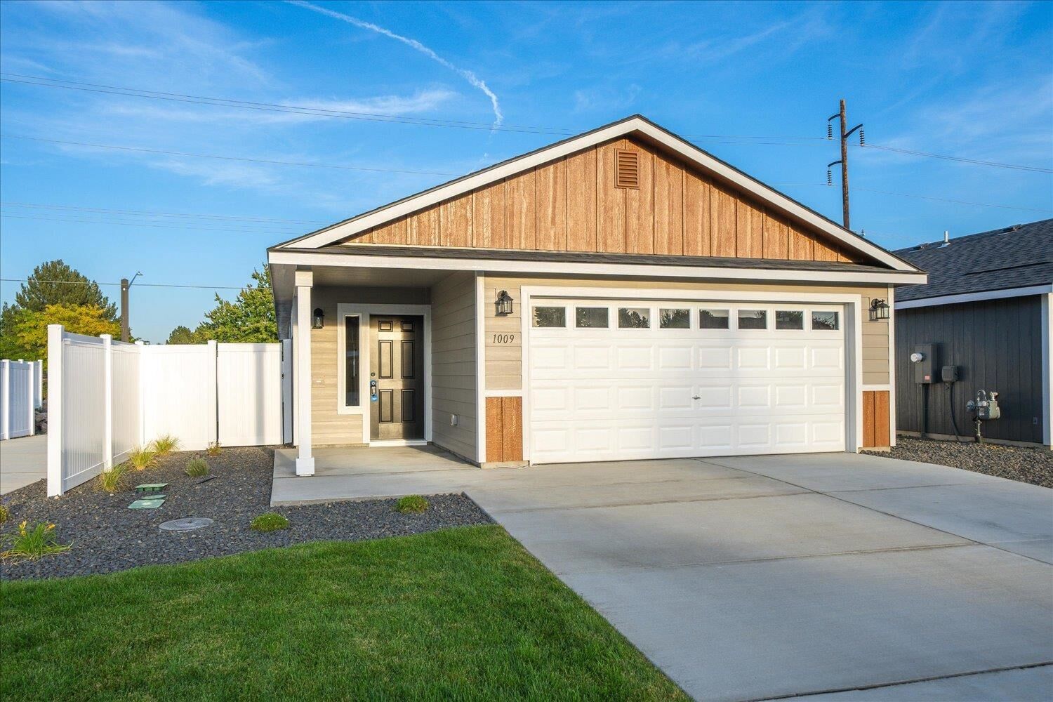Property Photo: 1009 S Century Rd WA 99037