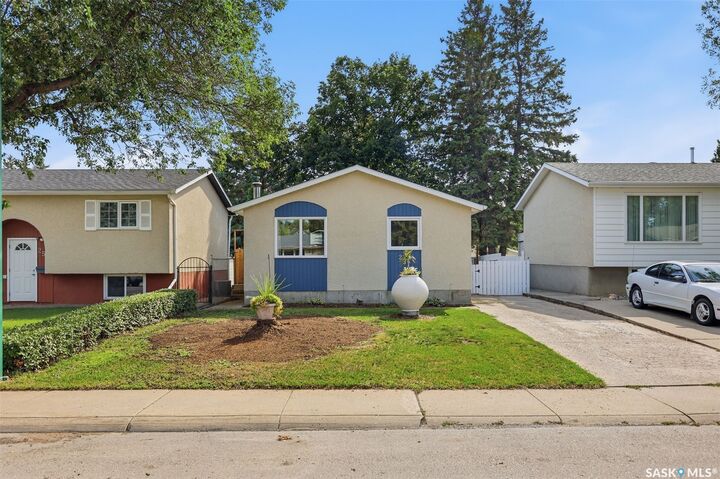 Property Photo: 254 McMaster Crescent SK S7H 4E3
