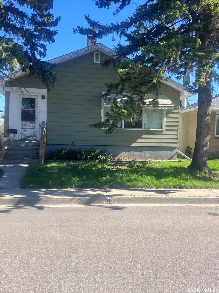 Property Photo:  2157 Fleury Street  SK S4N 2M3 