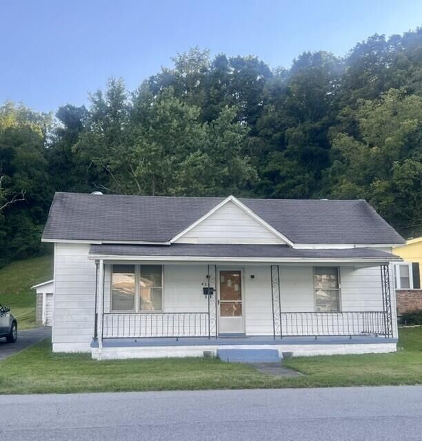 Property Photo: 435 Lyons Avenue VA 24651