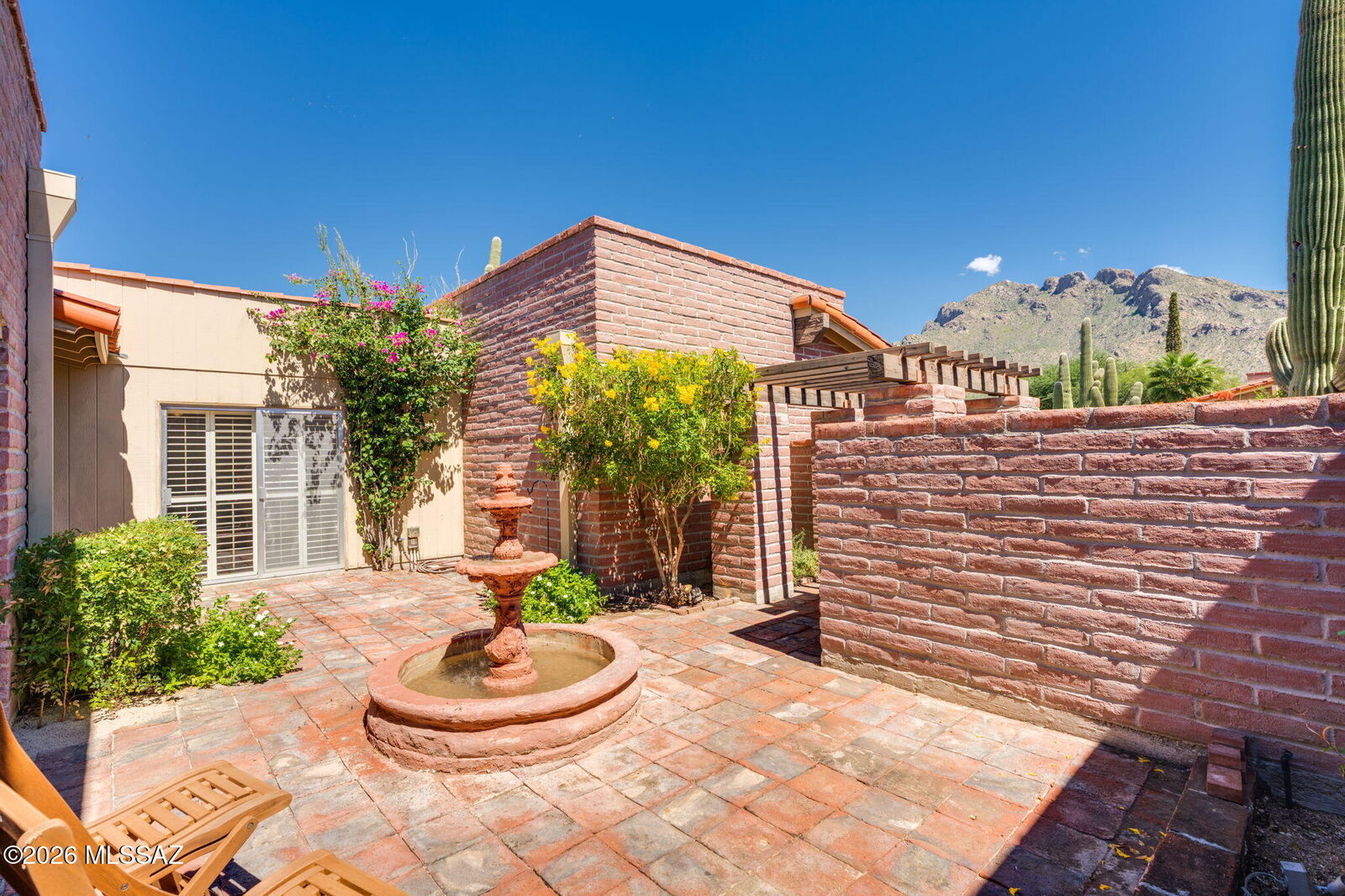 Property Photo:  8585 N Via Tioga  AZ 85704 