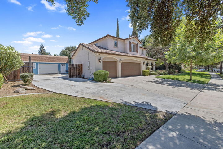 Property Photo: 3834 N University Street CA 93291
