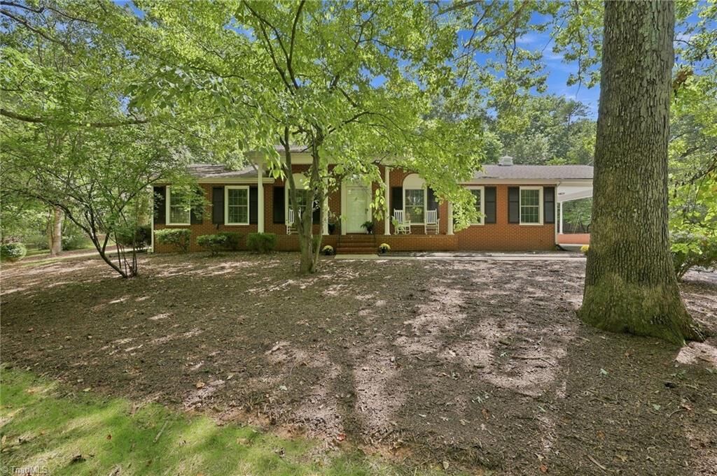 Property Photo:  2036 E Pine Street  NC 27030 