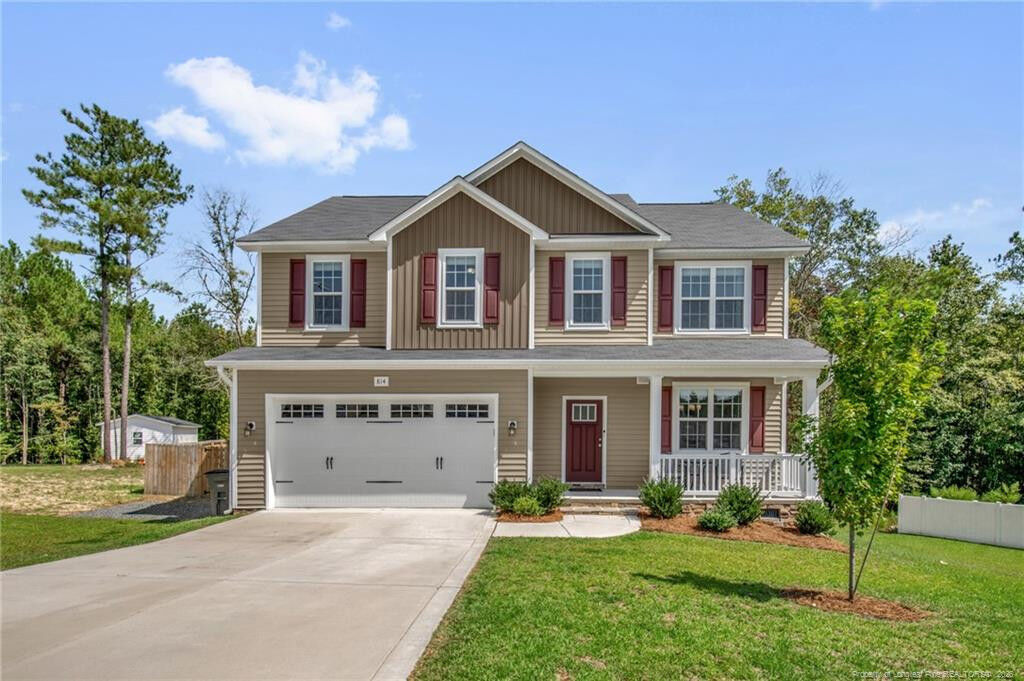 Property Photo:  814 Twin Leaf Court  NC 28326 