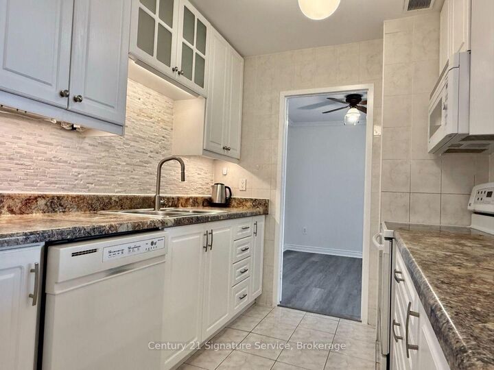 Property Photo:  3025 Queen Frederica Drive 1107  ON L4Y 3A1 