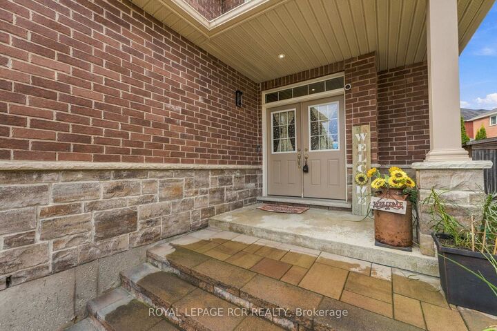 Property Photo:  825 Booth Avenue  ON L9S 0A7 