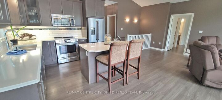 Property Photo:  1 Vineden Drive 11  ON N5P 0E1 