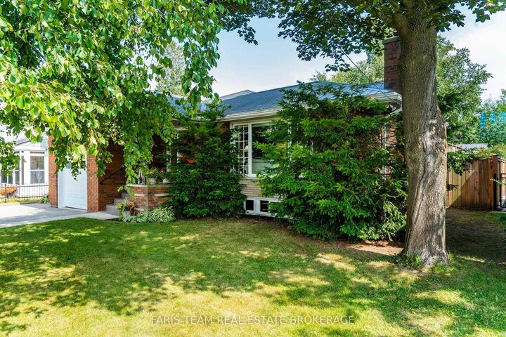 Property Photo:  44 Jeffery Street  ON L9M 1K5 