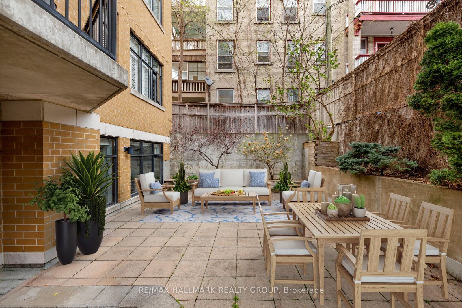 Property Photo: 260 Besserer Street 203 ON K1N 1J3