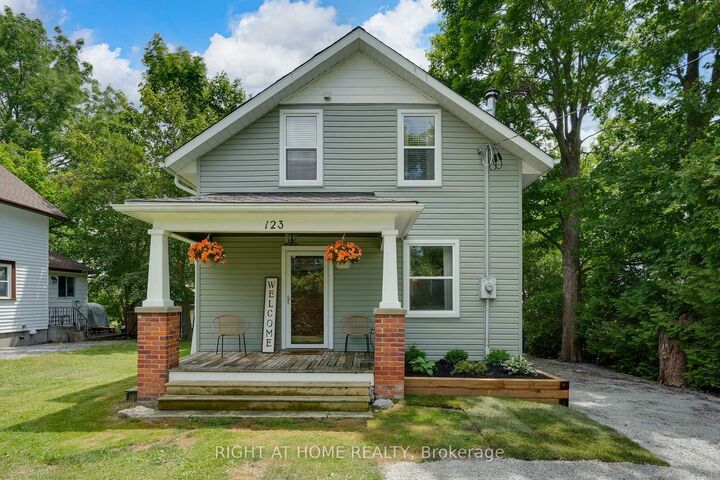 Property Photo:  123 John Street  ON K0M 2T0 