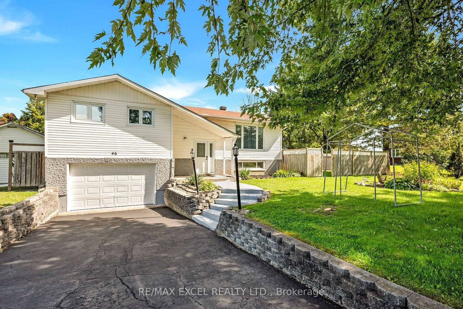 Property Photo: 46 Queen Street ON K0A 1R0