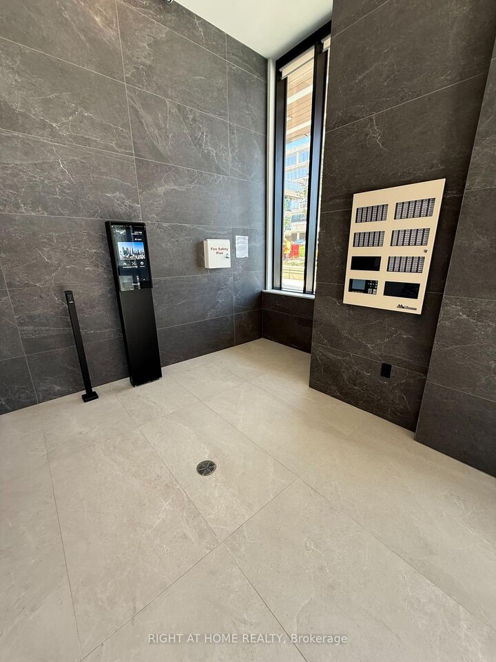 Property Photo:  30 Francis Street S 405  ON N2G 0H1 