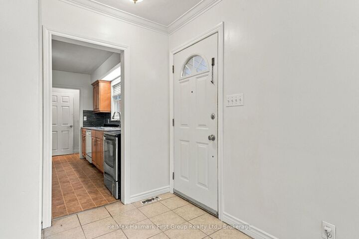 Property Photo:  31 First Avenue  ON K8V 4C2 