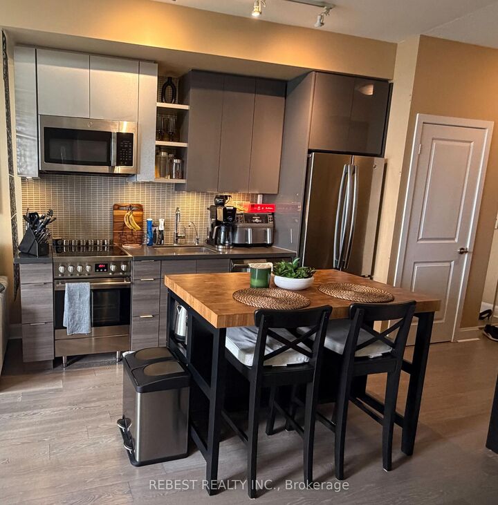 Property Photo:  33 Shore Breeze Drive 3302  ON M8V 0G1 