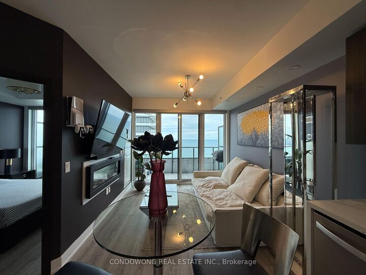 Property Photo:  30 Shore Breeze Drive 5006  ON M8V 0J1 