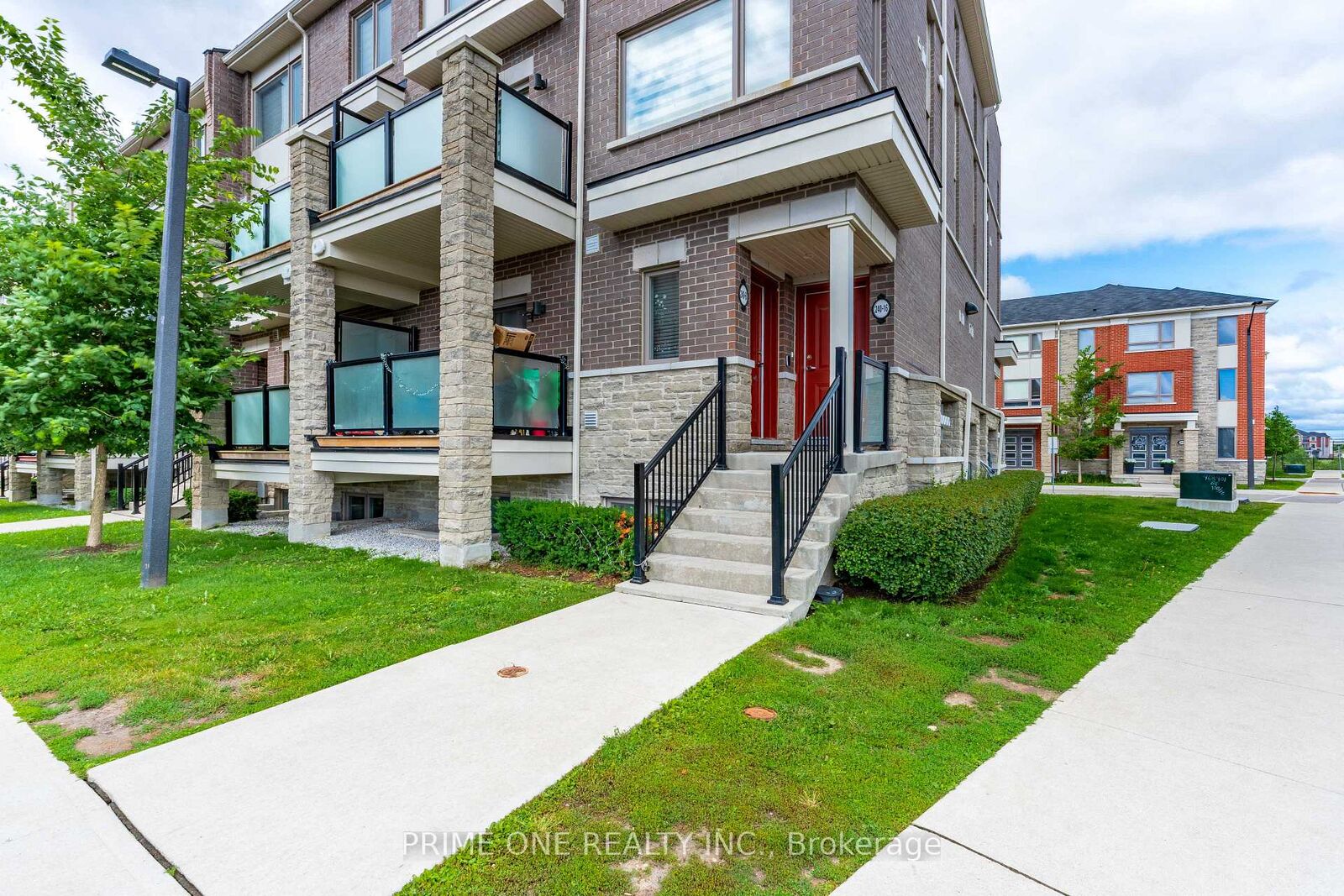 Property Photo:  240 Lagerfeld Drive 16  ON L7A 5G9 