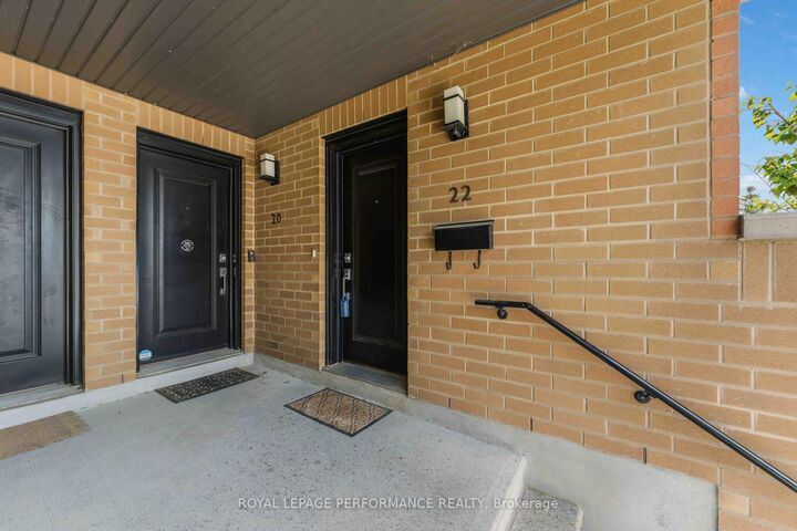 Property Photo:  22 Bergeron Private  ON K1C 0C2 